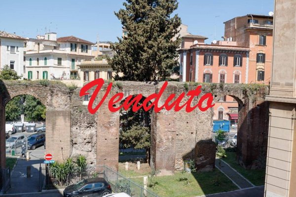 appartamento in vendita a Roma in zona Esquilino