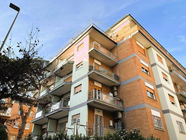 appartamento in vendita a Roma in zona Castel Fusano