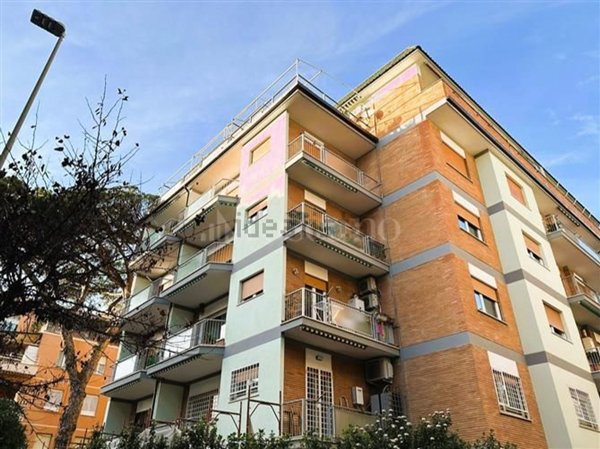 appartamento in vendita a Roma in zona Ostia