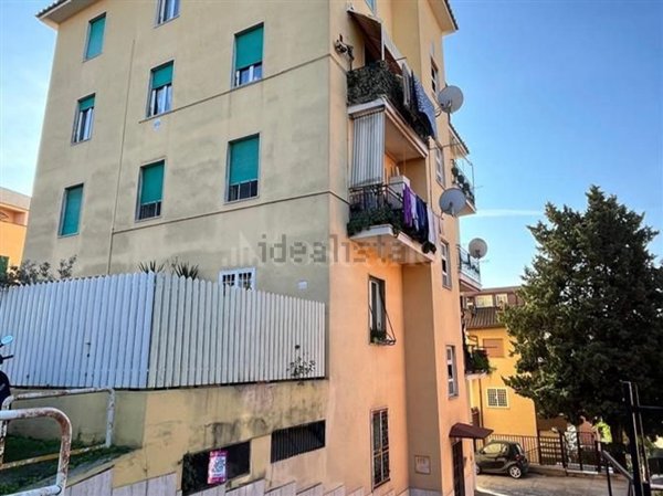appartamento in vendita a Roma in zona Tomba di Nerone