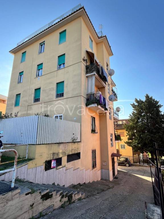 appartamento in vendita a Roma in zona Tomba di Nerone