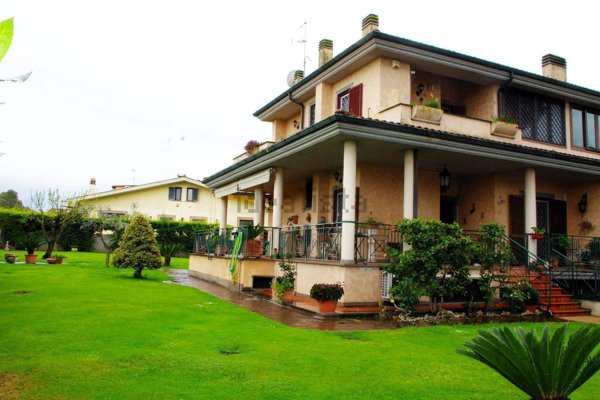 casa indipendente in vendita a Roma in zona Ardeatino