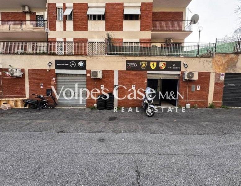 locale commerciale in vendita a Roma in zona Pietralata