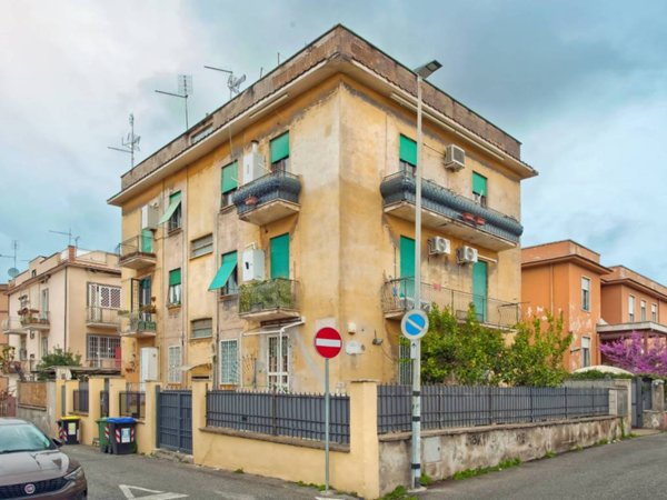 appartamento in vendita a Roma in zona Finocchio