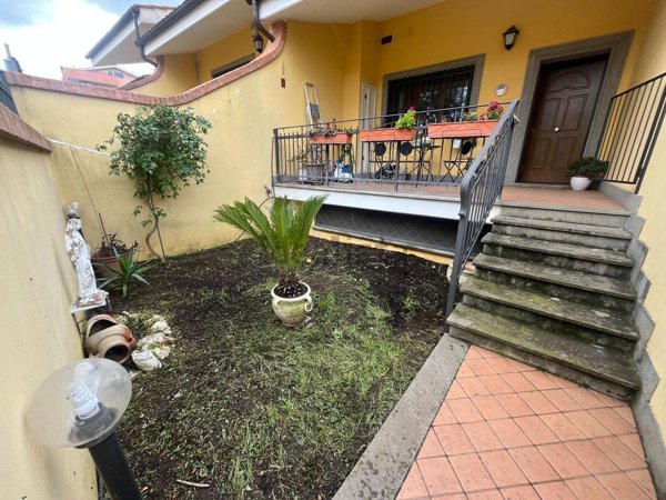 casa indipendente in vendita a Roma in zona Selva Candida