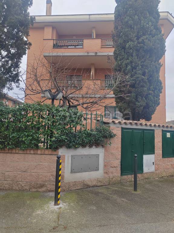 appartamento in vendita a Roma in zona Casal Morena