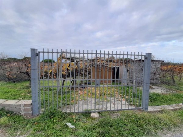 terreno edificabile in vendita a Roma in zona Finocchio