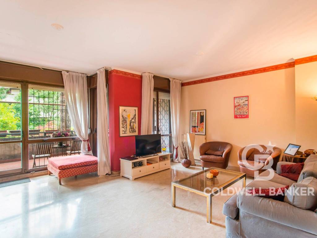 appartamento in vendita a Roma in zona EUR