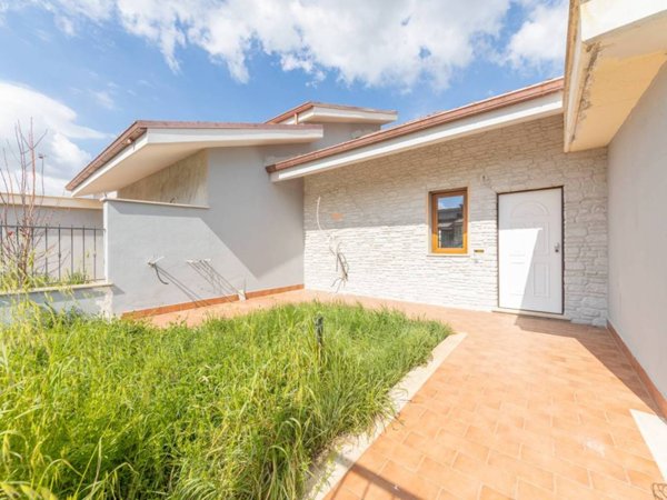 casa indipendente in vendita a Roma in zona Tor Vergata/Torrenova