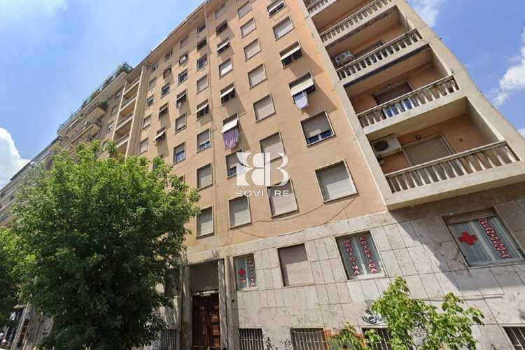 appartamento in vendita a Roma in zona Tuscolano