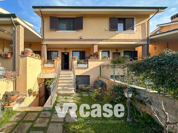 casa indipendente in vendita a Roma in zona Tor Vergata/Torrenova