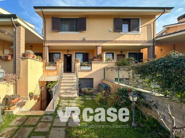 casa indipendente in vendita a Roma in zona Romanina