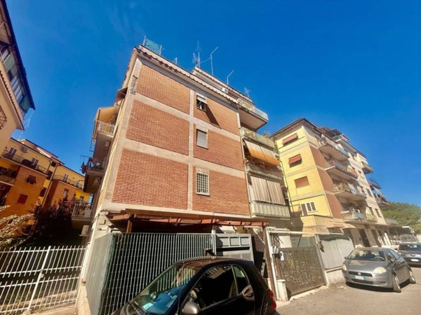 appartamento in vendita a Roma in zona Torre Maura