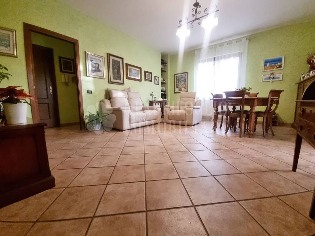 casa indipendente in vendita a Roma in zona Ostia