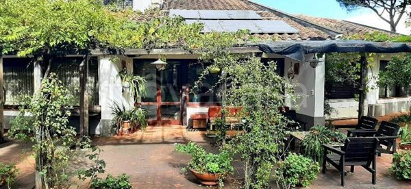 casa indipendente in vendita a Roma in zona Osteria Nuova