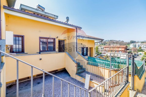 appartamento in vendita a Roma in zona Selva Candida