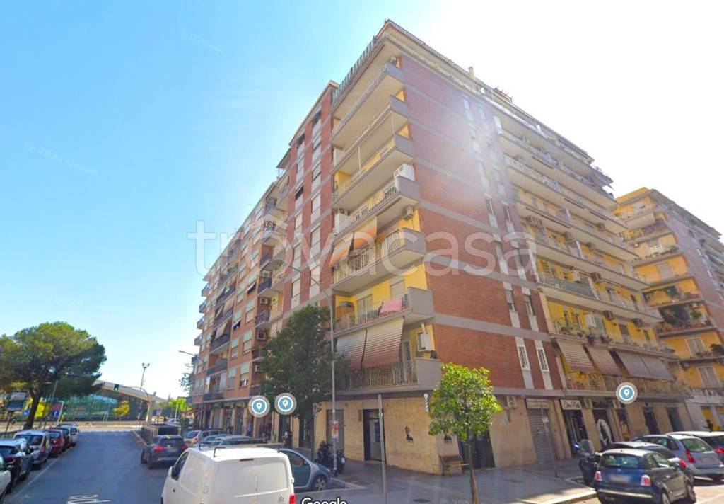 negozio in vendita a Roma in zona Prenestino-Labicano