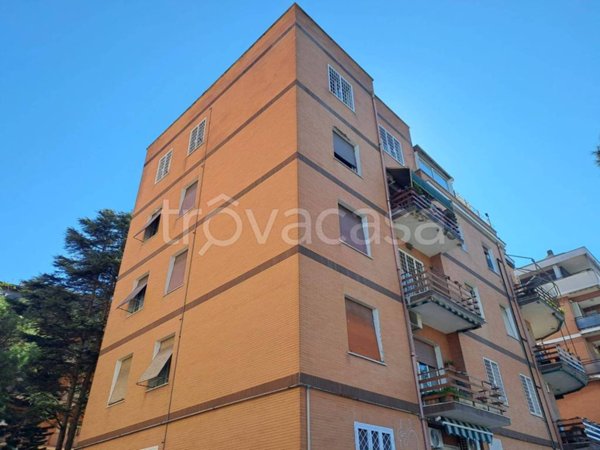 appartamento in vendita a Roma in zona Ostia