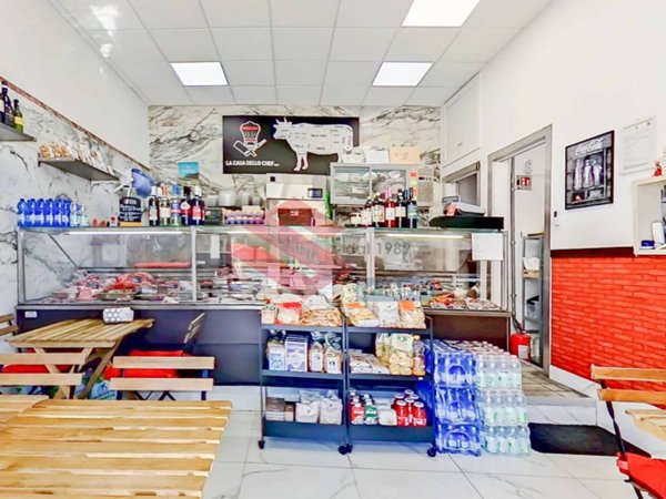 negozio in vendita a Roma in zona Tor Sapienza