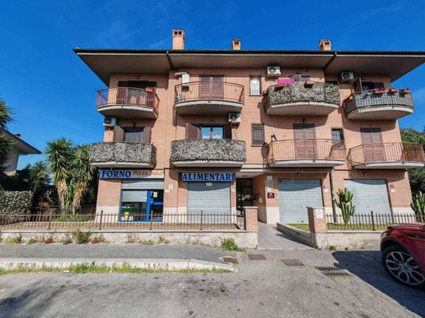 negozio in vendita a Roma in zona Sette Bagni