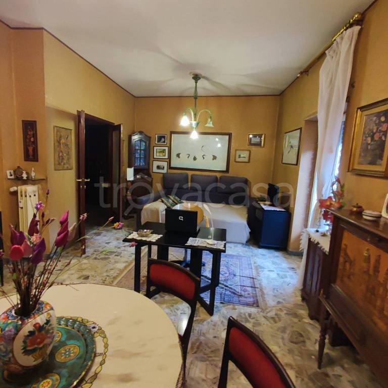 appartamento in vendita a Roma in zona Ardeatino