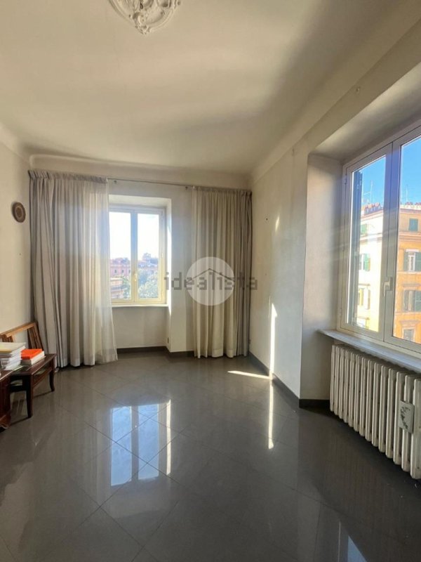 appartamento in vendita a Roma in zona Esquilino