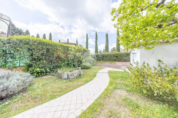 appartamento in vendita a Roma in zona Appio Pignatelli