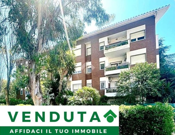 appartamento in vendita a Roma in zona Axa
