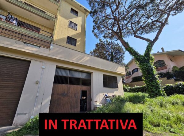 locale commerciale in vendita a Roma in zona Ardeatino