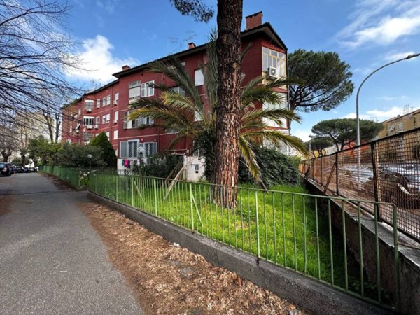 appartamento in vendita a Roma in zona Cinecittà