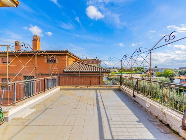 appartamento in vendita a Roma in zona Romanina