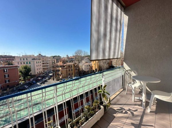 appartamento in vendita a Roma in zona Appio Latino