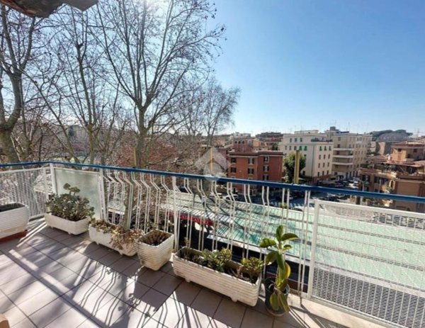 appartamento in vendita a Roma in zona Appio Latino