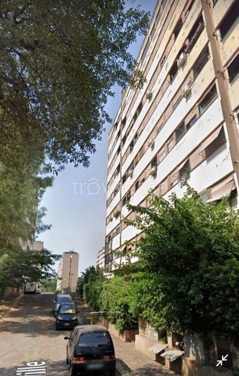 appartamento in vendita a Roma in zona Ostiense