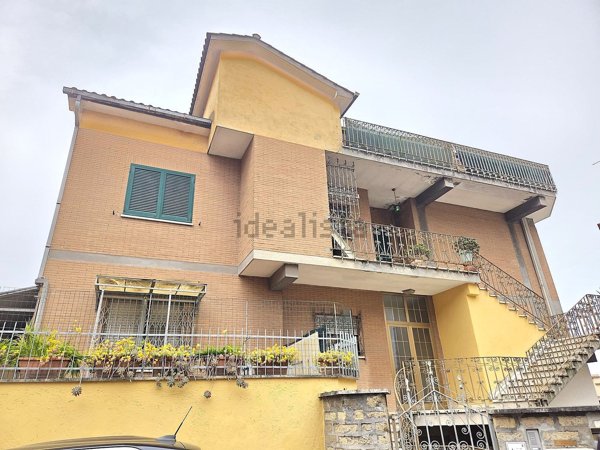 appartamento in vendita a Roma in zona Torre Angela