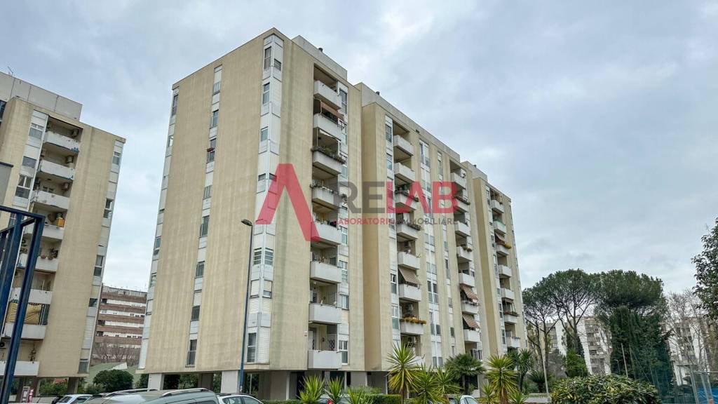 appartamento in vendita a Roma in zona EUR