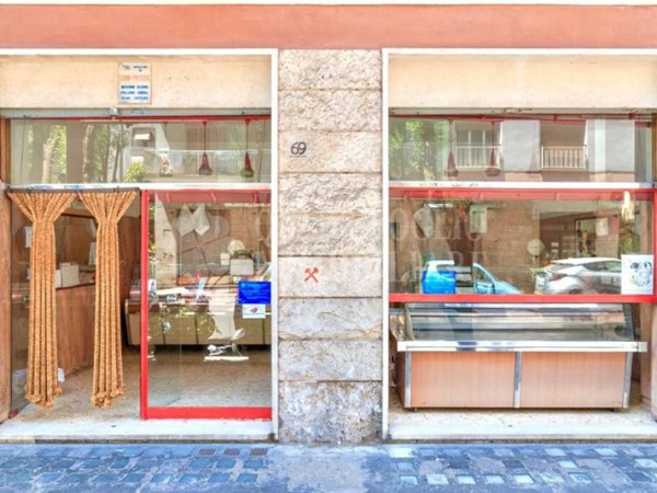 negozio in vendita a Roma in zona Prenestino-Centocelle