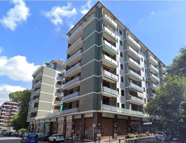 appartamento in vendita a Roma in zona Ardeatino