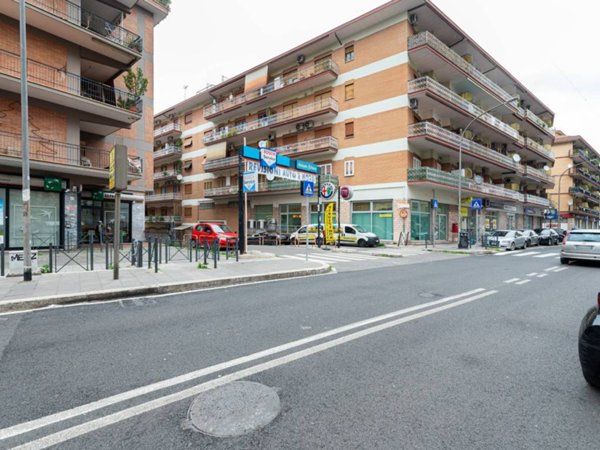 negozio in vendita a Roma in zona Prenestino-Centocelle