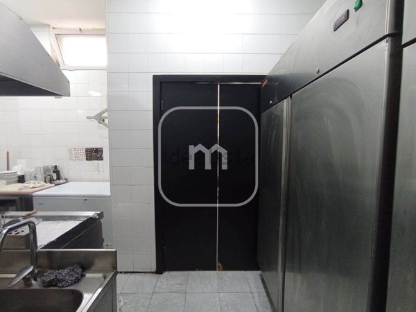 negozio in vendita a Roma in zona Portuense