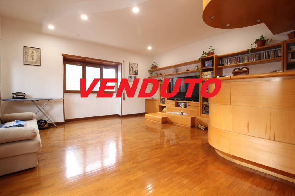appartamento in vendita a Roma in zona Cinquina