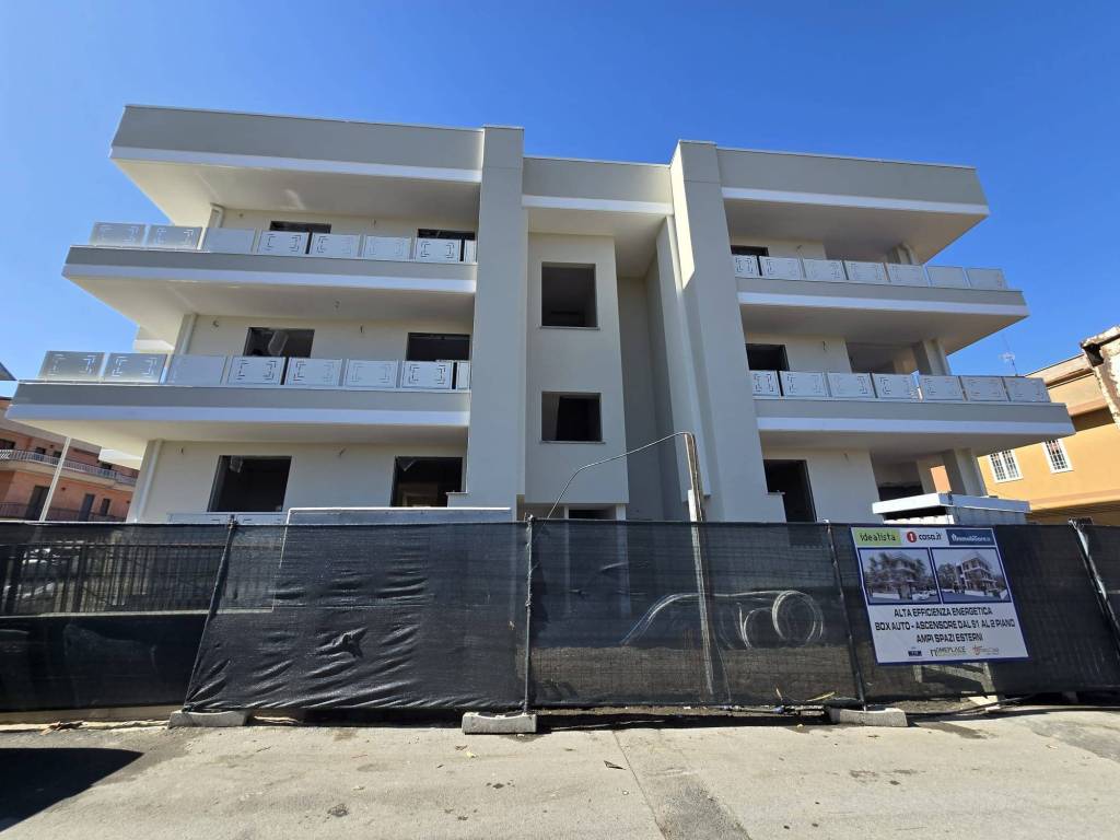 appartamento in vendita a Roma in zona Torre Angela