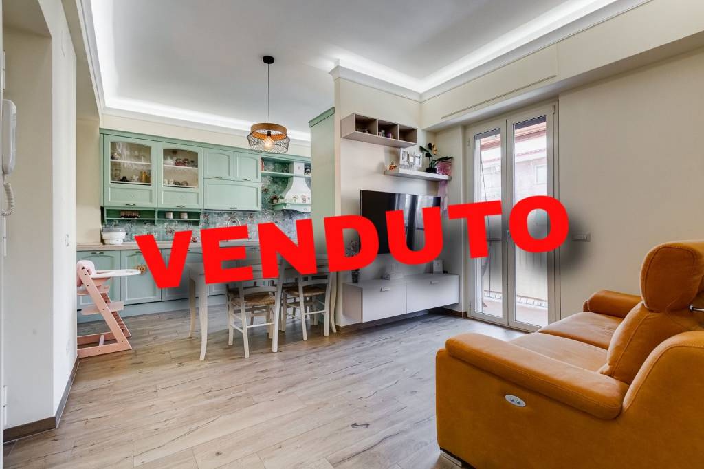 appartamento in vendita a Roma in zona Tuscolano