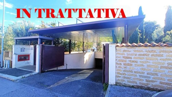 casa indipendente in vendita a Roma