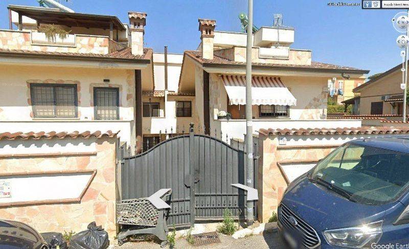 casa indipendente in vendita a Roma in zona Acilia