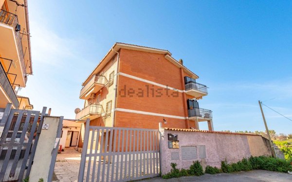 appartamento in vendita a Roma in zona Lunghezza