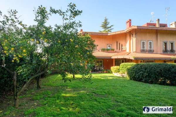 casa indipendente in vendita a Roma in zona Ostiense