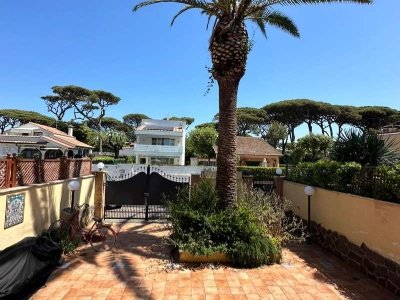 casa indipendente in vendita a Roma