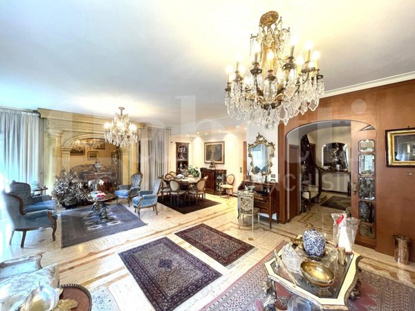 appartamento in vendita a Roma in zona Appio Latino
