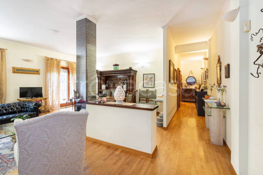 appartamento in vendita a Roma in zona Acilia